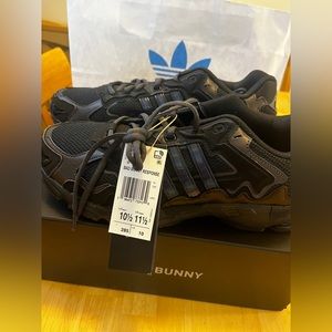 Adidas x Bad Bunny Response CL 'Triple Black' ID0805 Men's Shoes Size 10.5 BRNEW